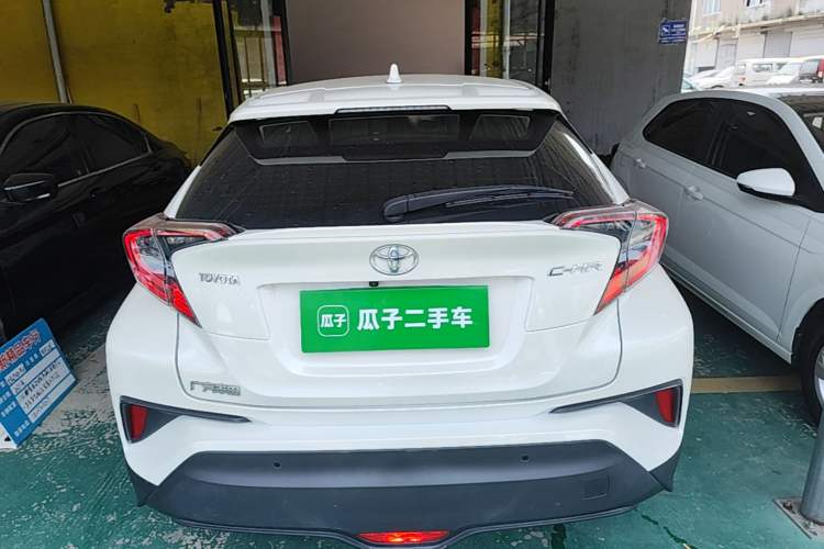 Used Toyota C-HR 2020 2.0L Luxury Edition Rear