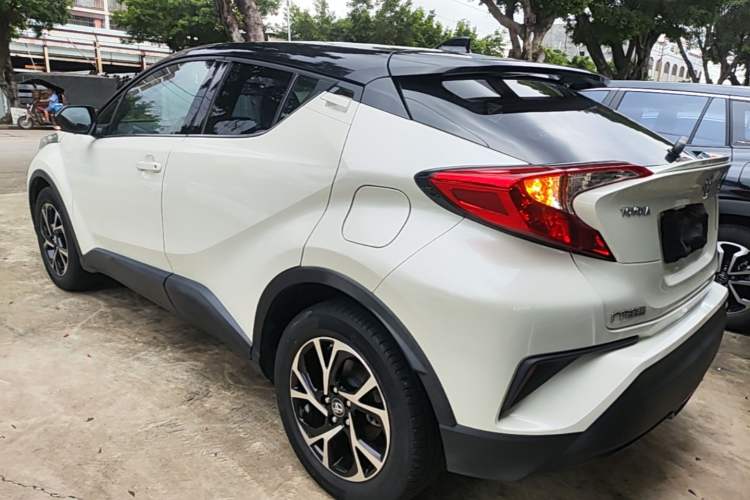 Used Toyota C-HR 2020 2.0L Leading Edition Rear Left 45 Deg