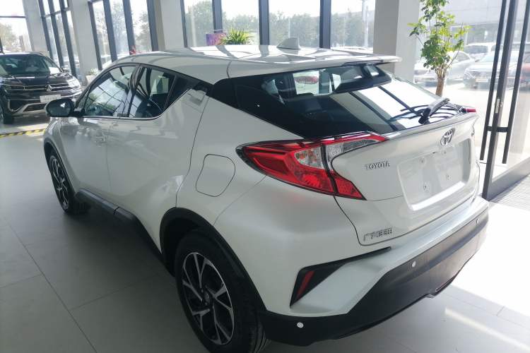 Used Toyota C-HR 2020 2.0L Leading Edition Rear Left 45 Deg
