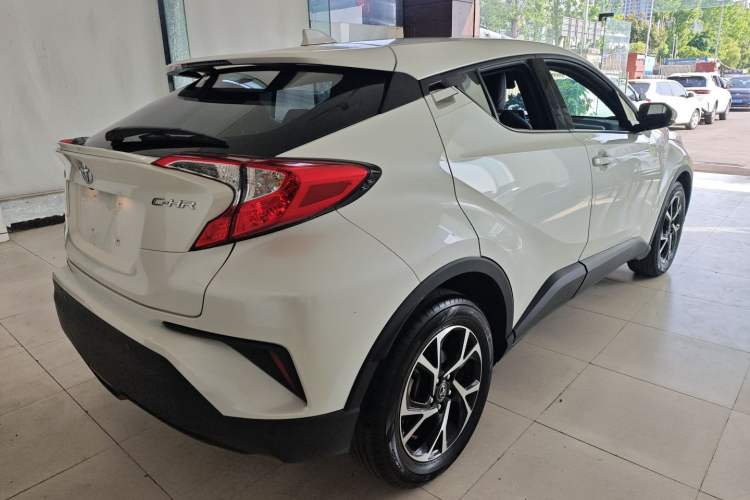 Used Toyota C-HR 2020 2.0L Leading Edition Rear Right 45 Deg
