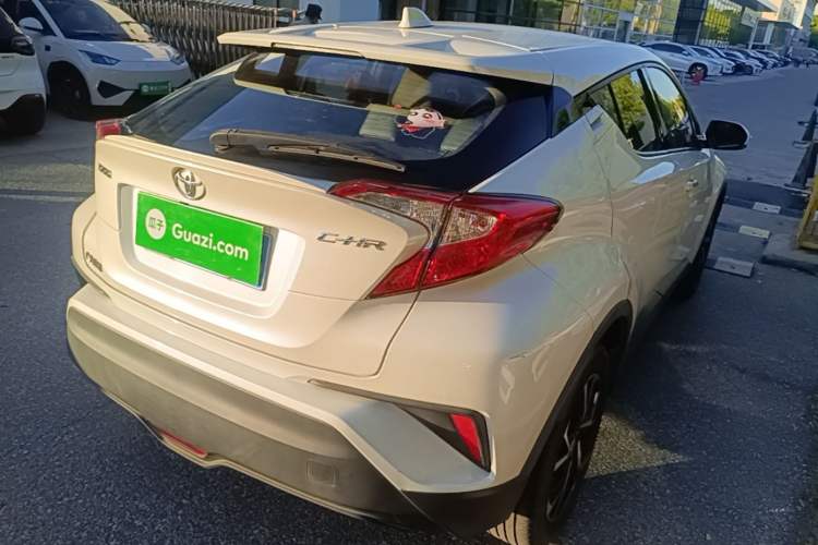 Used Toyota C-HR 2020 2.0L Leading Edition Rear Right 45 Deg
