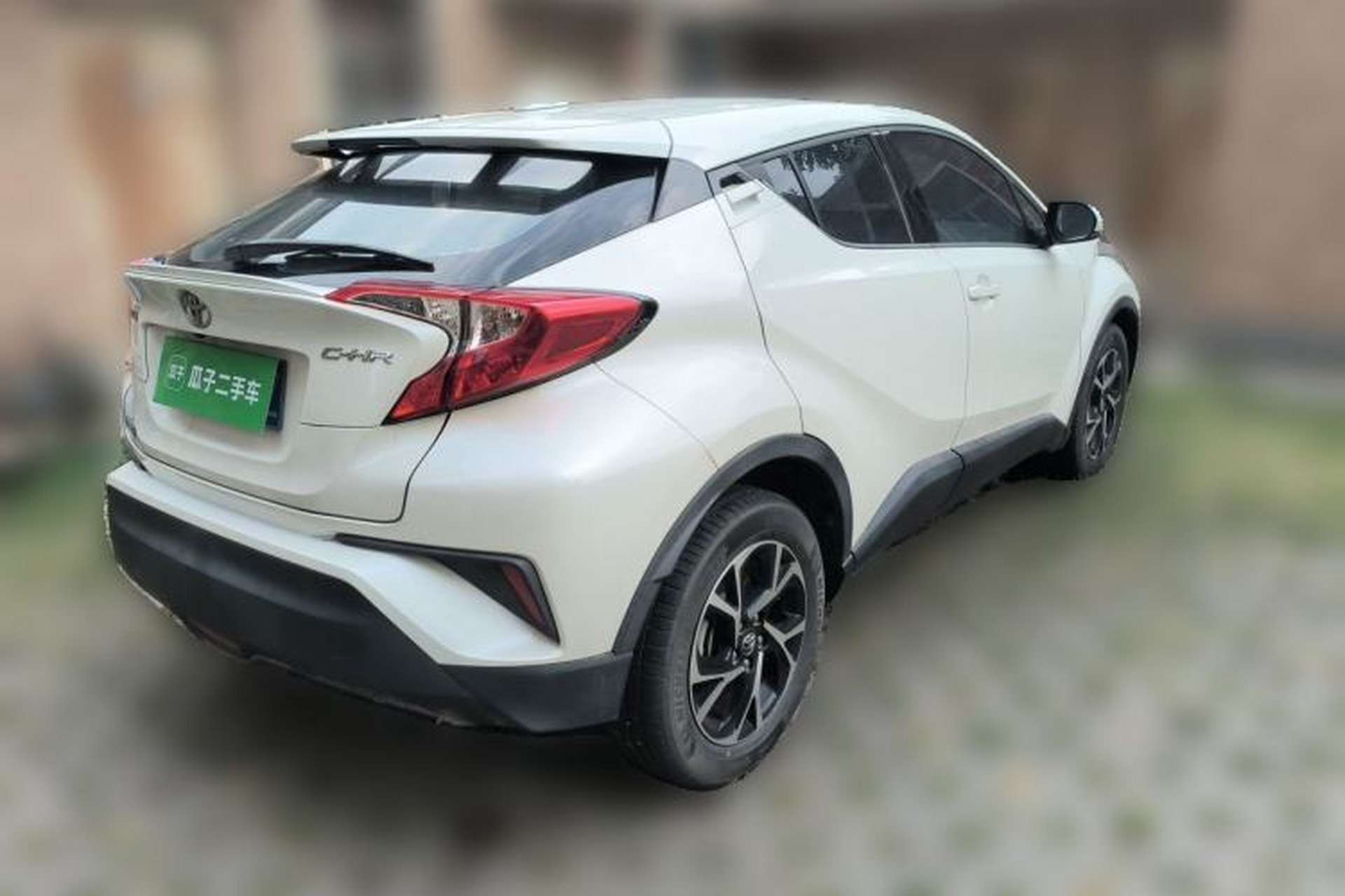 Used Toyota C-HR 2020 2.0L Leading Edition Rear Right 45 Deg