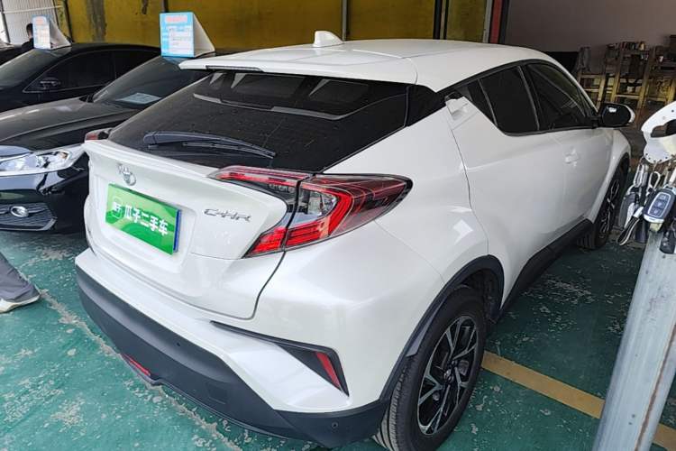 Used Toyota C-HR 2020 2.0L Luxury Edition Rear Right 45 Deg