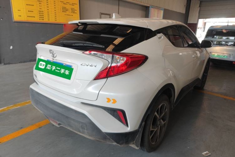 Used Toyota C-HR 2020 2.0L Leading Edition Rear Right 45 Deg