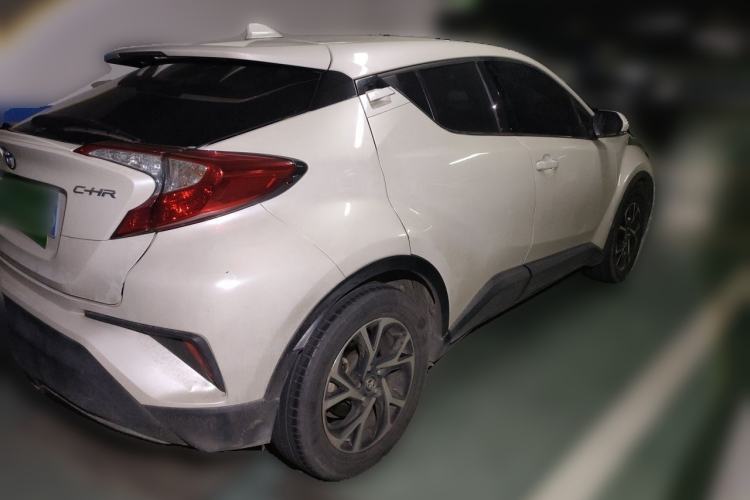 Used Toyota C-HR 2020 2.0L Leading Edition Rear Right 45 Deg