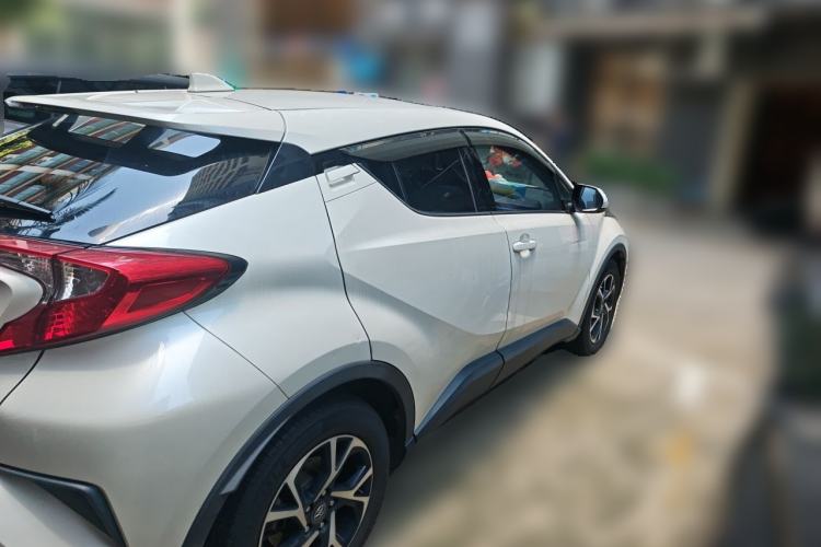 Used Toyota C-HR 2020 2.0L Leading Edition Rear Right 45 Deg