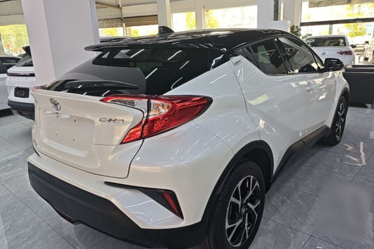 Used Toyota C-HR 2020 2.0L Leading Edition Rear Right 45 Deg
