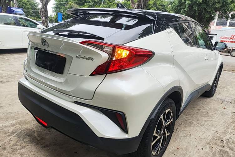 Used Toyota C-HR 2020 2.0L Leading Edition Rear Right 45 Deg