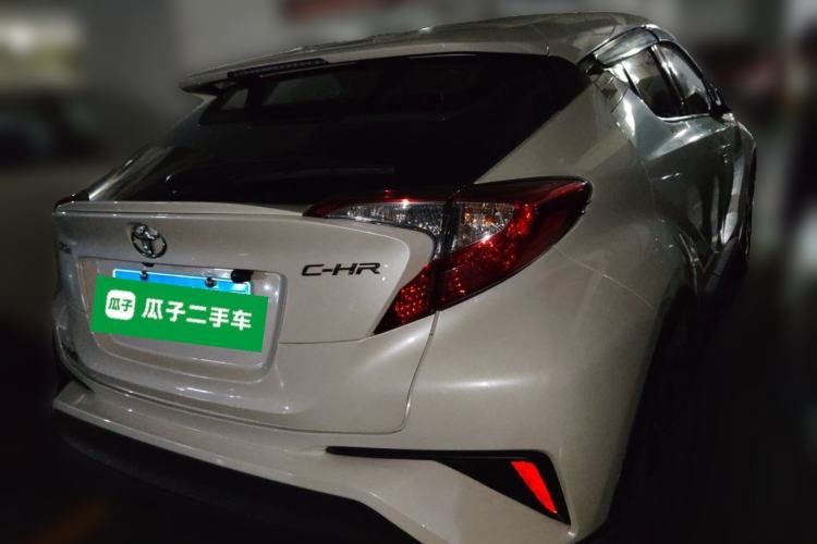 Used Toyota C-HR 2020 2.0L Leading Edition Rear Right 45 Deg