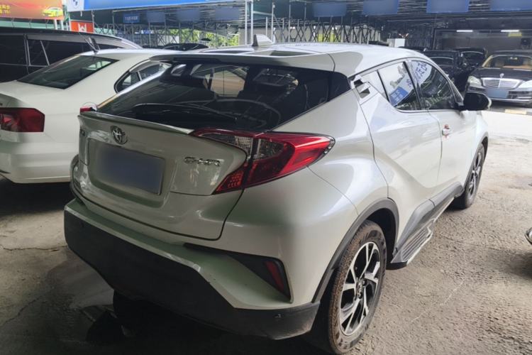 Used Toyota C-HR 2020 2.0L Leading Edition Rear Right 45 Deg
