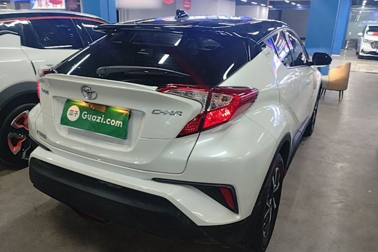 Used Toyota C-HR 2020 2.0L Leading Edition Rear Right 45 Deg
