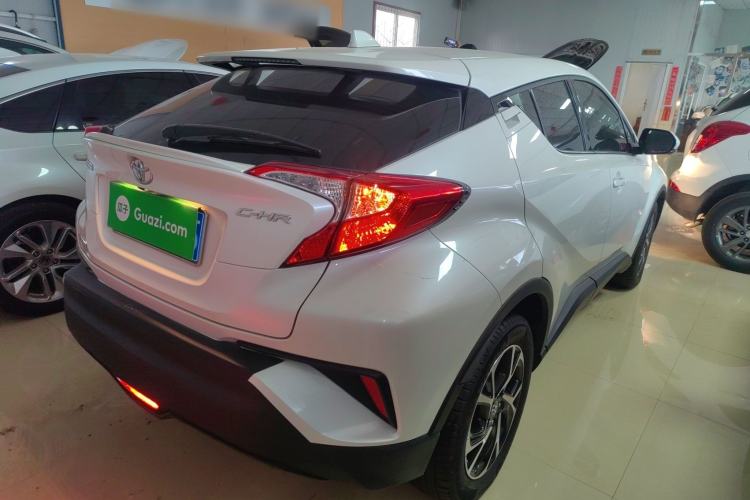 Used Toyota C-HR 2020 2.0L Leading Edition Rear Right 45 Deg