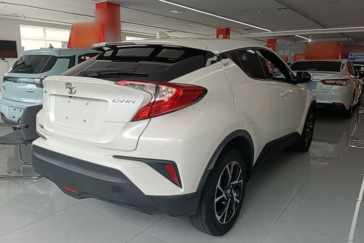 Used Toyota C-HR 2020 2.0L Leading Edition Rear Right 45 Deg
