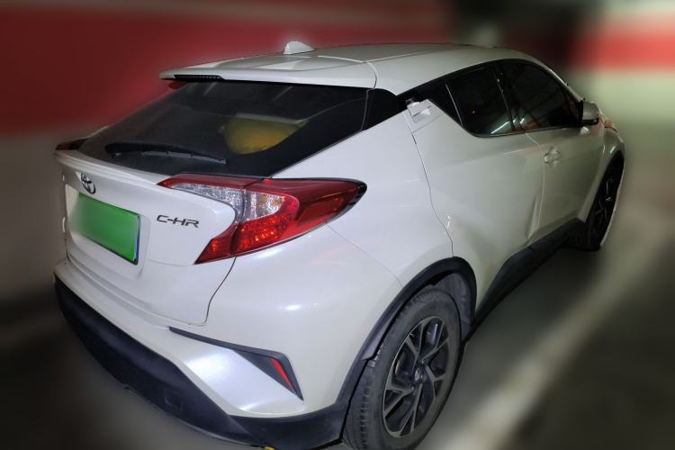 Used Toyota C-HR 2020 2.0L Leading Edition Rear Right 45 Deg