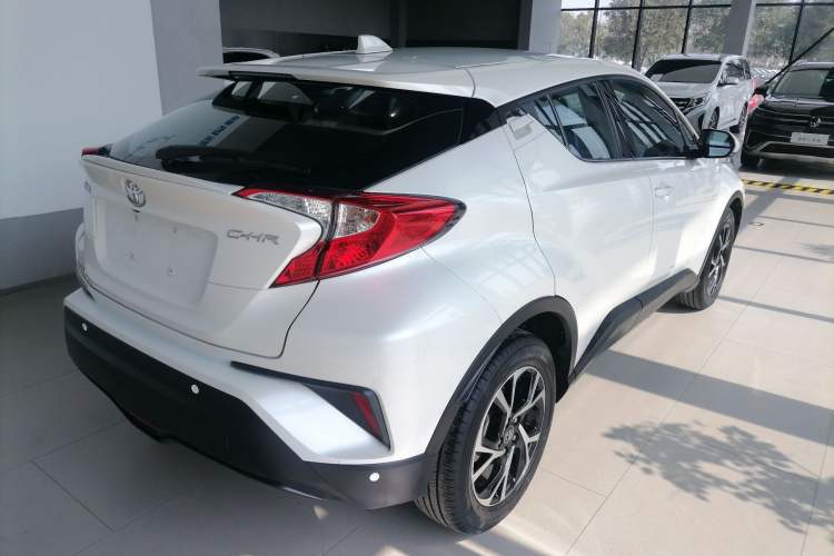 Used Toyota C-HR 2020 2.0L Leading Edition Rear Right 45 Deg