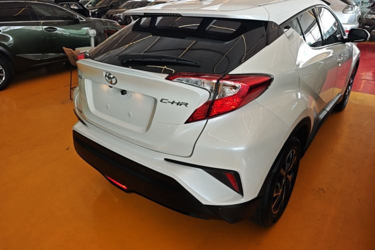 Used Toyota C-HR 2020 2.0L Leading Edition Rear Right 45 Deg