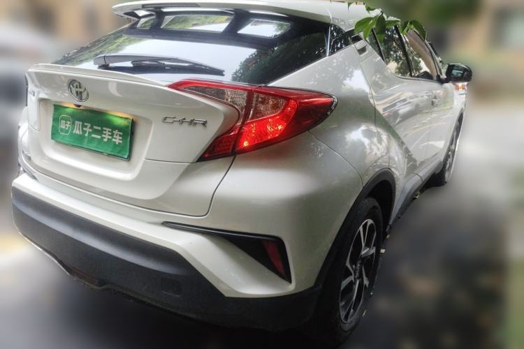 Used Toyota C-HR 2020 2.0L Leading Edition Rear Right 45 Deg