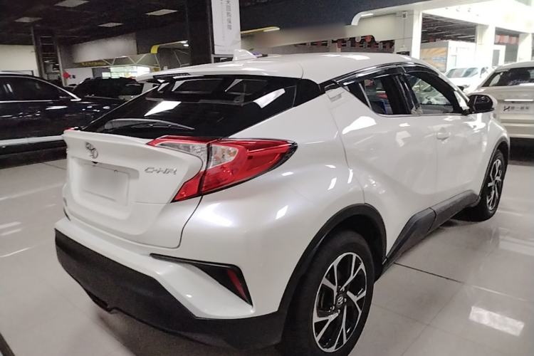 Used Toyota C-HR 2020 2.0L Leading Edition Rear Right 45 Deg