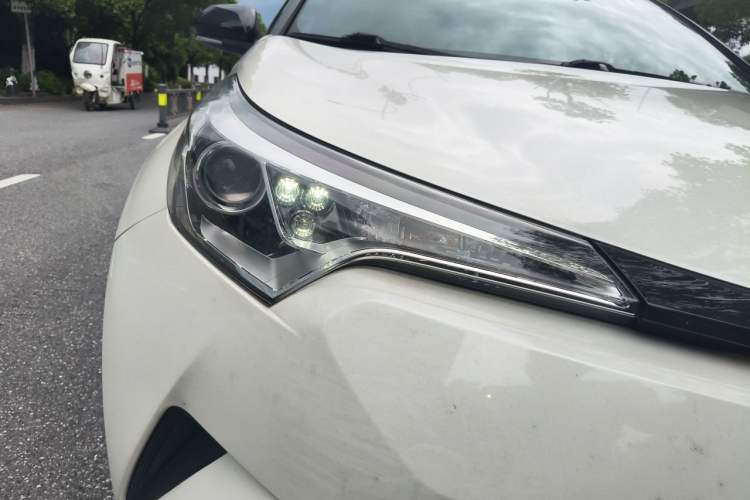 Used Toyota C-HR 2020 2.0L Leading Edition Right Front Headlight