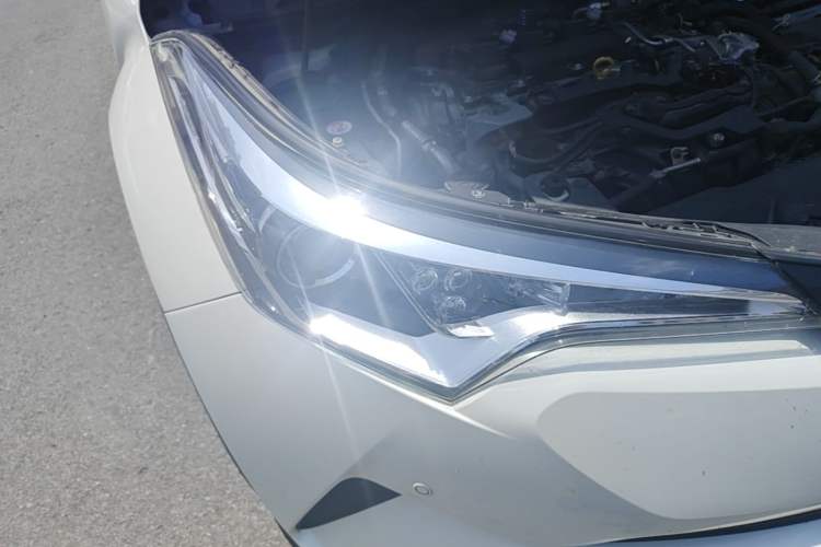 Used Toyota C-HR 2020 2.0L Leading Edition Right Front Headlight