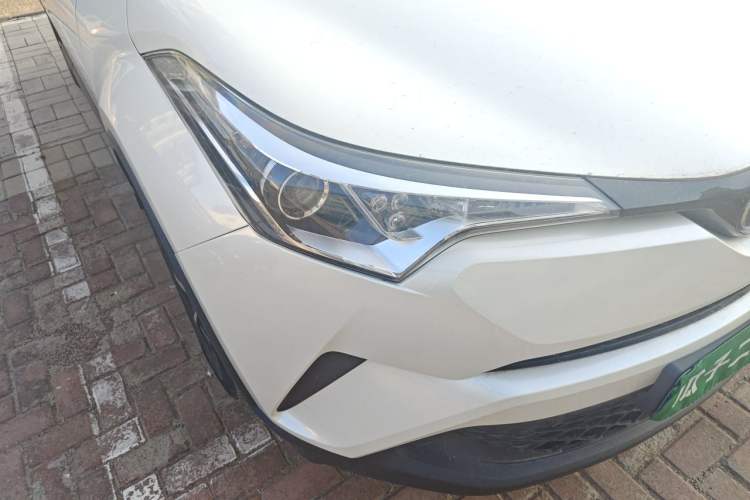 Used Toyota C-HR 2020 2.0L Leading Edition Right Front Headlight