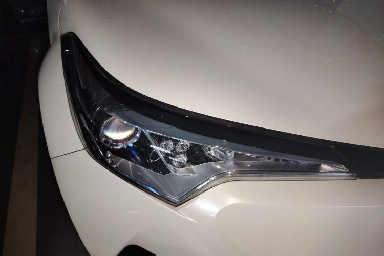 Used Toyota C-HR 2020 2.0L Leading Edition Right Front Headlight