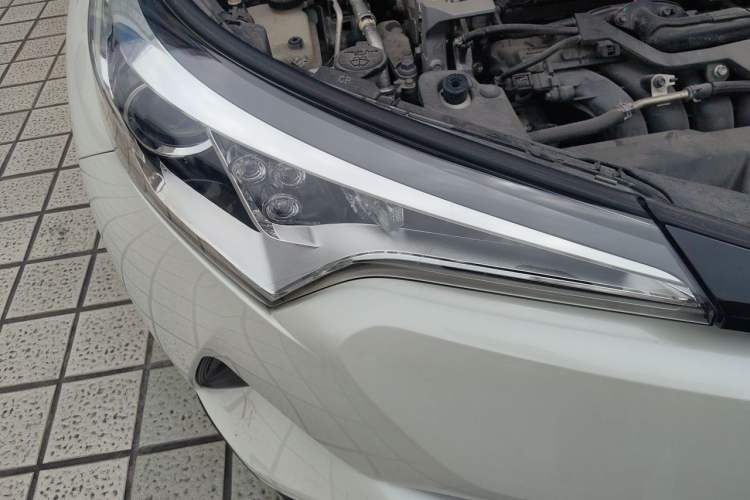 Used Toyota C-HR 2020 2.0L Leading Edition Right Front Headlight