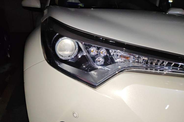 Used Toyota C-HR 2020 2.0L Leading Edition Right Front Headlight