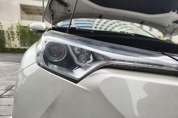 Used Toyota C-HR 2020 2.0L Leading Edition Right Front Headlight