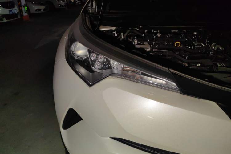 Used Toyota C-HR 2020 2.0L Leading Edition Right Front Headlight