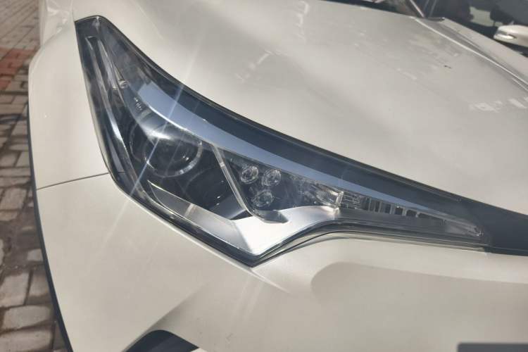 Used Toyota C-HR 2020 2.0L Leading Edition Right Front Headlight
