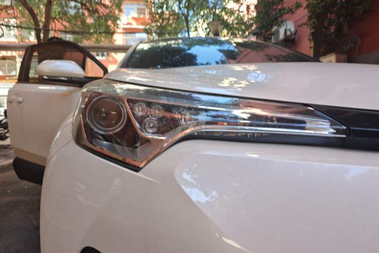 Used Toyota C-HR 2020 2.0L Leading Edition Right Front Headlight