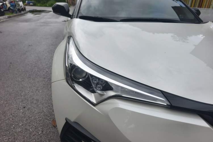 Used Toyota C-HR 2020 2.0L Leading Edition Right Front Headlight
