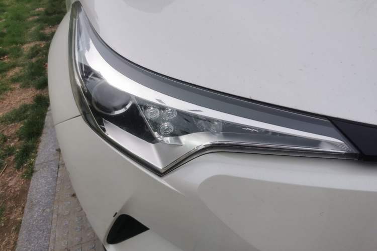 Used Toyota C-HR 2020 2.0L Leading Edition Right Front Headlight