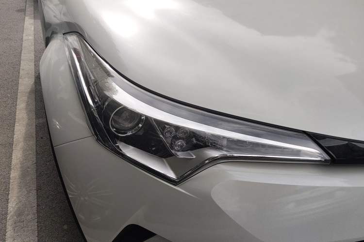 Used Toyota C-HR 2020 2.0L Leading Edition Right Front Headlight