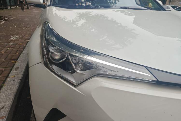 Used Toyota C-HR 2020 2.0L Leading Edition Right Front Headlight