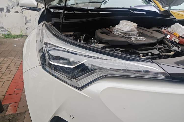 Used Toyota C-HR 2020 2.0L Luxury Edition Right Front Headlight