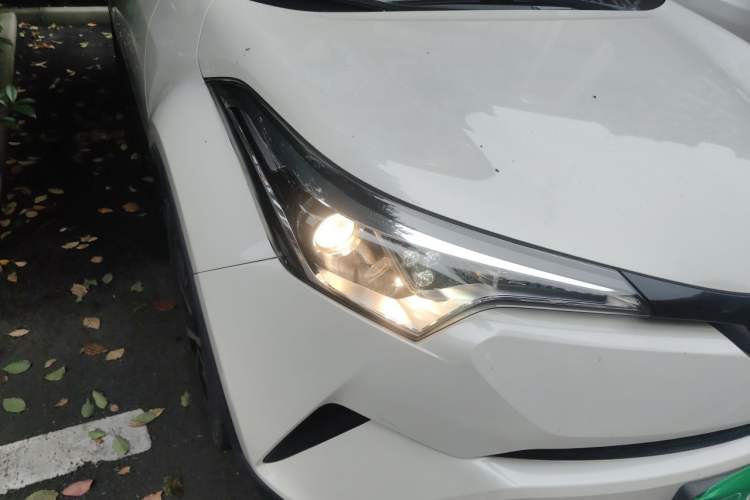 Used Toyota C-HR 2020 2.0L Leading Edition Right Front Headlight