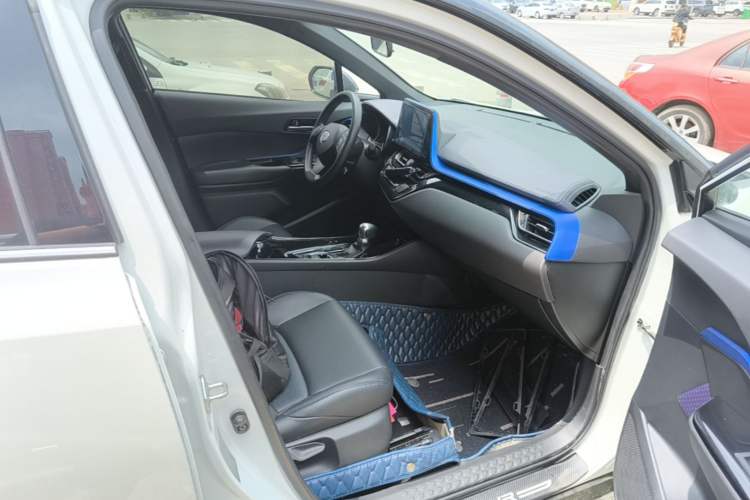 Used Toyota C-HR 2020 2.0L Leading Edition Right Front Seat
