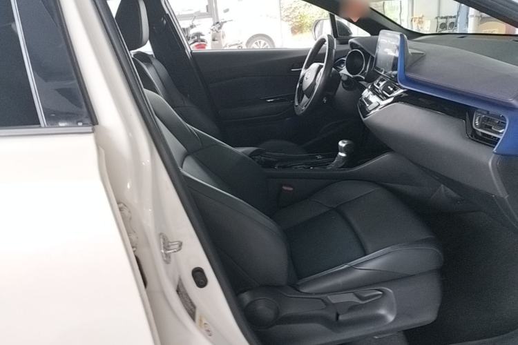 Used Toyota C-HR 2020 2.0L Luxury Edition Right Front Seat