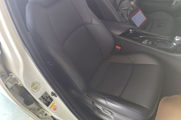 Used Toyota C-HR 2020 2.0L Luxury Edition Right Front Seat