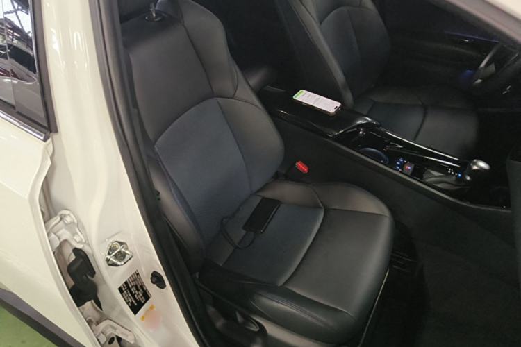 Used Toyota C-HR 2020 2.0L Leading Edition Right Front Seat