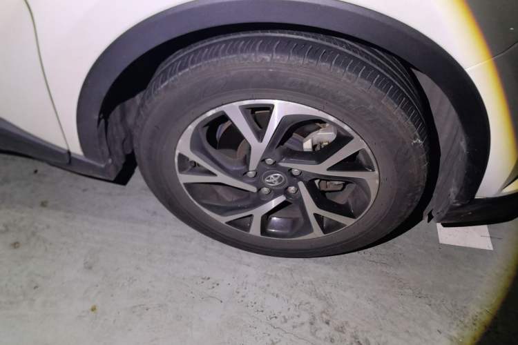 Used Toyota C-HR 2020 2.0L Leading Edition Right Front Wheel Hub