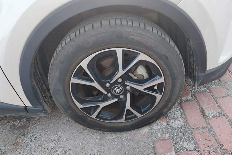 Used Toyota C-HR 2020 2.0L Leading Edition Right Front Wheel Hub
