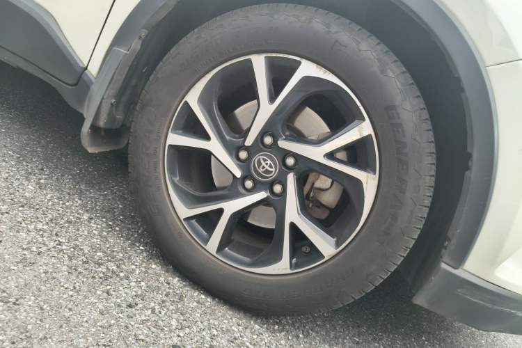 Used Toyota C-HR 2020 2.0L Leading Edition Right Front Wheel Hub