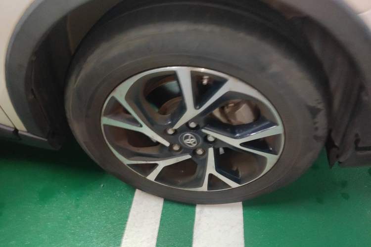Used Toyota C-HR 2020 2.0L Leading Edition Right Front Wheel Hub