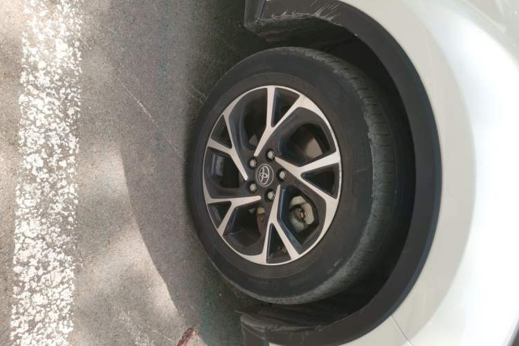 Used Toyota C-HR 2020 2.0L Leading Edition Right Front Wheel Hub