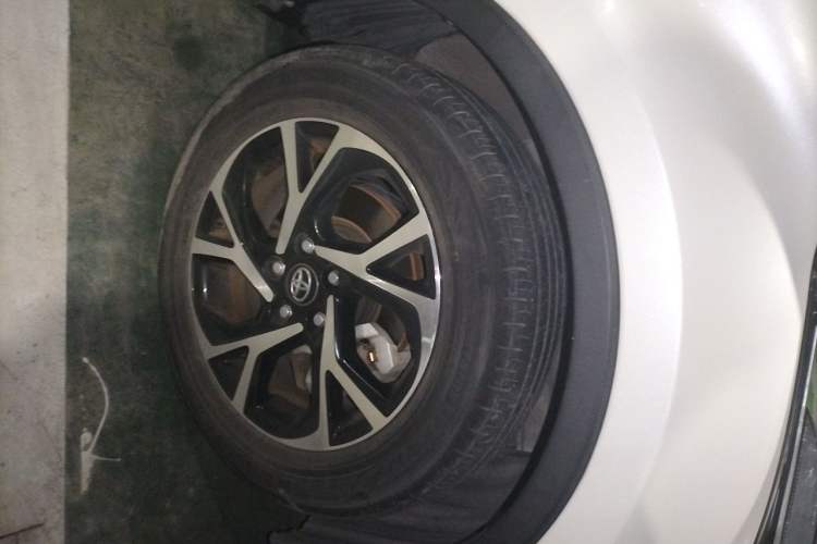 Used Toyota C-HR 2020 2.0L Leading Edition Right Front Wheel Hub