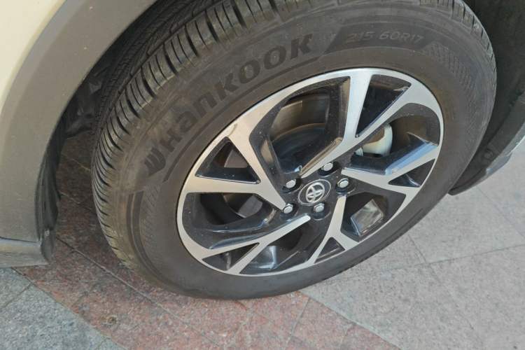 Used Toyota C-HR 2020 2.0L Leading Edition Right Front Wheel Hub