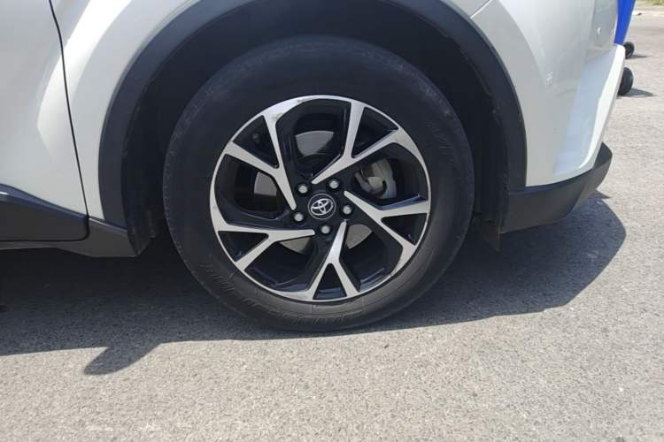 Used Toyota C-HR 2020 2.0L Leading Edition Right Front Wheel Hub